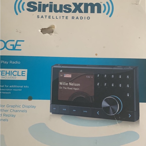 SiriusXM Dock and Sepeate radio attachem sattrlite portable - Picture 2 of 3